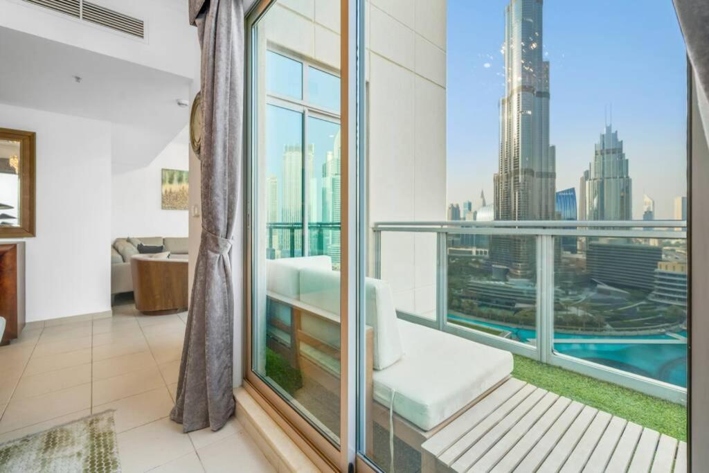 Spectacular Burj & Fountain View - Luxurious 3 Bedrooms & Maids Room - The Residences ドバイ エクステリア 写真