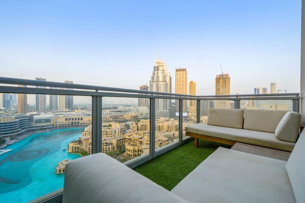 Spectacular Burj & Fountain View - Luxurious 3 Bedrooms & Maids Room - The Residences ドバイ エクステリア 写真