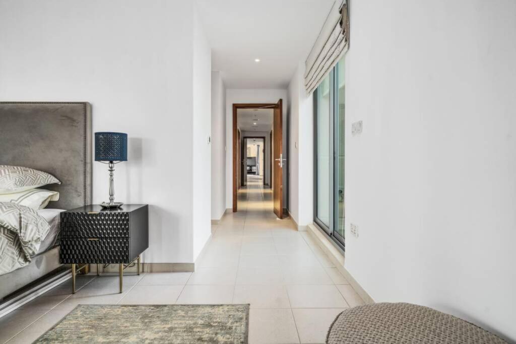 Spectacular Burj & Fountain View - Luxurious 3 Bedrooms & Maids Room - The Residences ドバイ エクステリア 写真