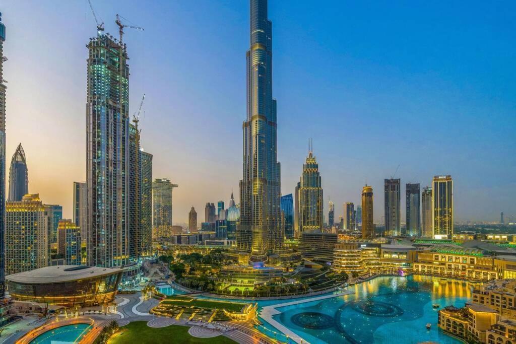 Spectacular Burj & Fountain View - Luxurious 3 Bedrooms & Maids Room - The Residences ドバイ エクステリア 写真