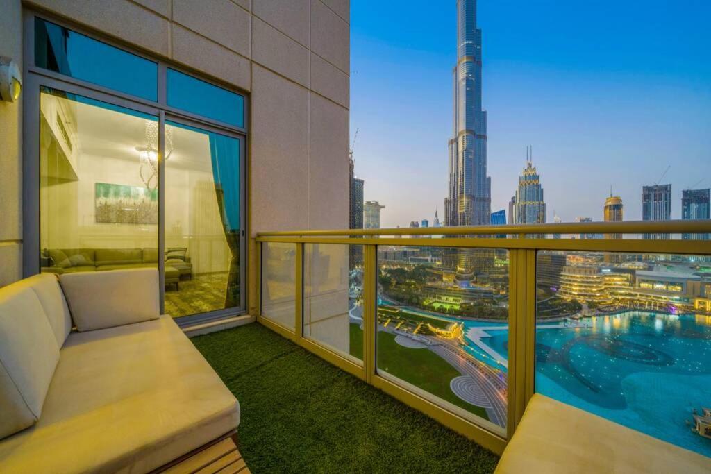 Spectacular Burj & Fountain View - Luxurious 3 Bedrooms & Maids Room - The Residences ドバイ エクステリア 写真