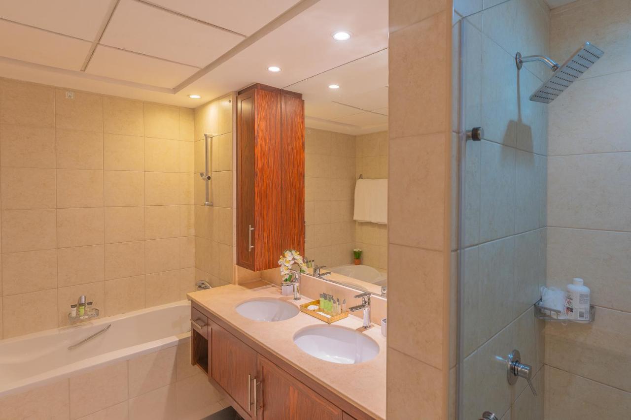 Spectacular Burj & Fountain View - Luxurious 3 Bedrooms & Maids Room - The Residences ドバイ エクステリア 写真