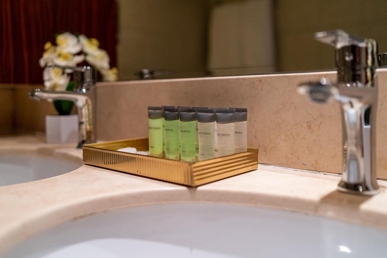 Spectacular Burj & Fountain View - Luxurious 3 Bedrooms & Maids Room - The Residences ドバイ エクステリア 写真