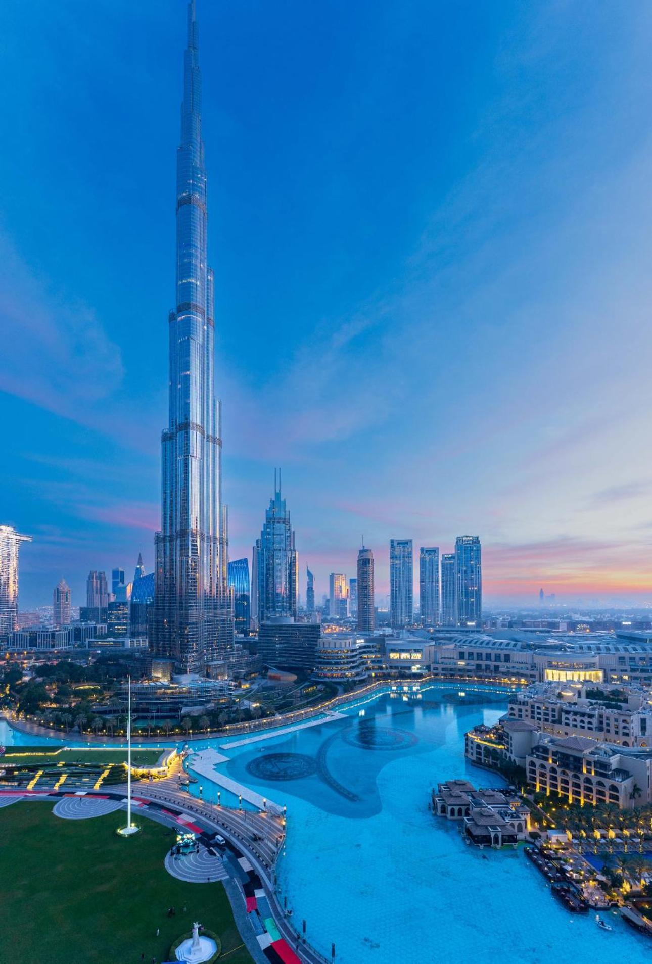 Spectacular Burj & Fountain View - Luxurious 3 Bedrooms & Maids Room - The Residences ドバイ エクステリア 写真