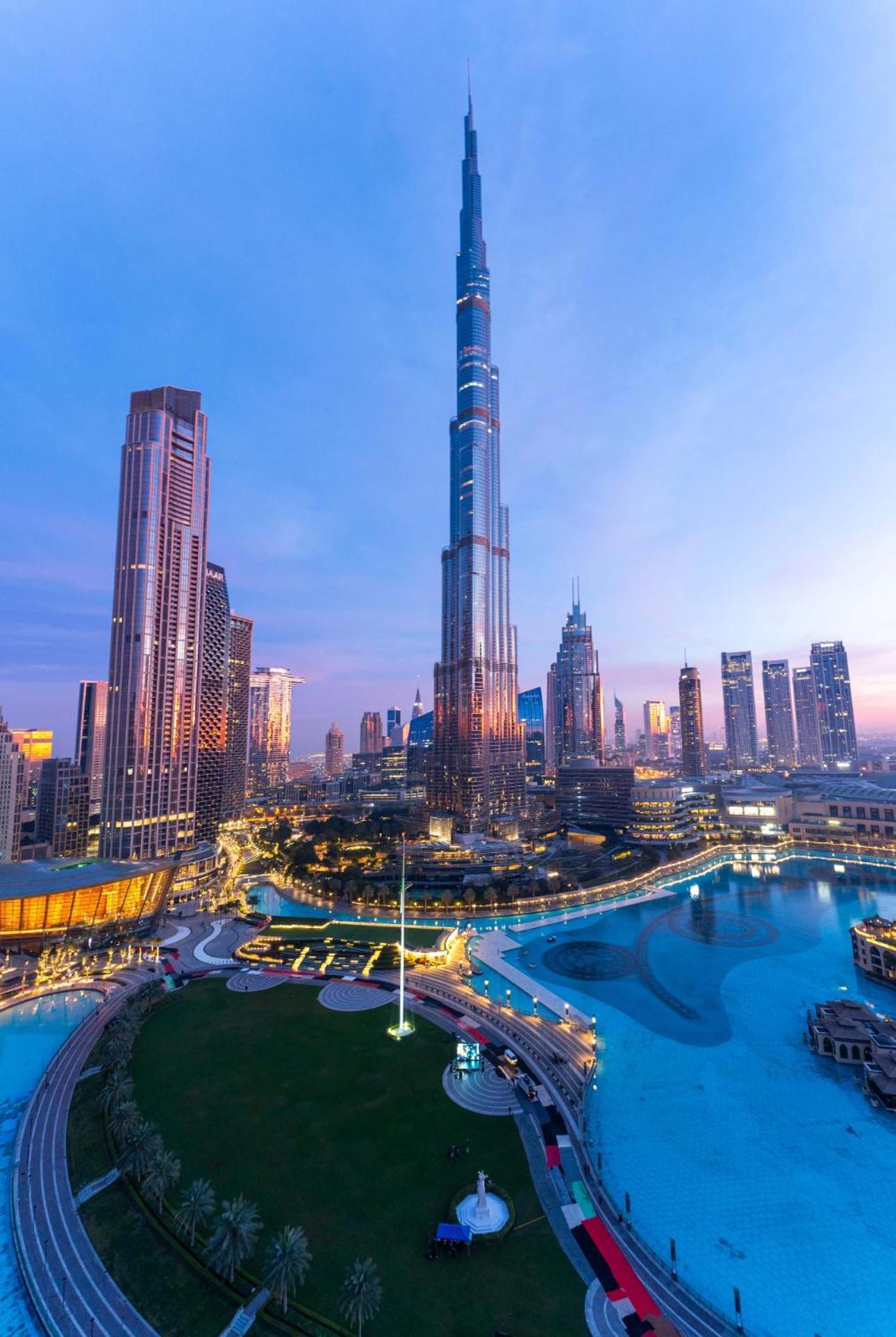 Spectacular Burj & Fountain View - Luxurious 3 Bedrooms & Maids Room - The Residences ドバイ エクステリア 写真